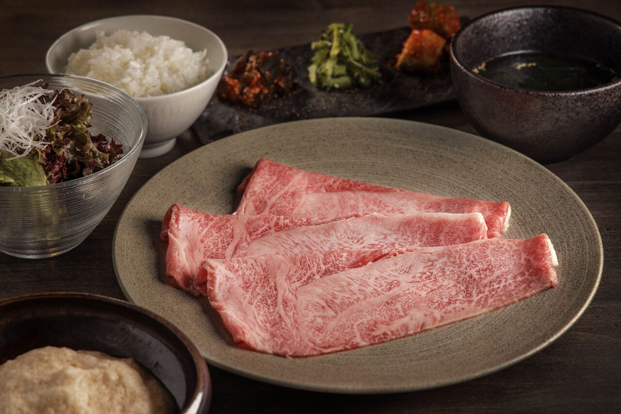 [Ushigoro Kyoto Store Exclusive Lunch] Black Wagyu Extra-Thick Sirloin Sukiyaki Set