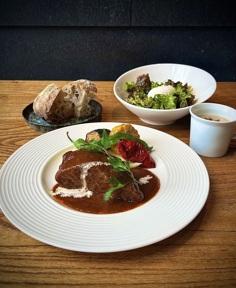 SET B – Red Wine–Braised Beef Cheek 160g