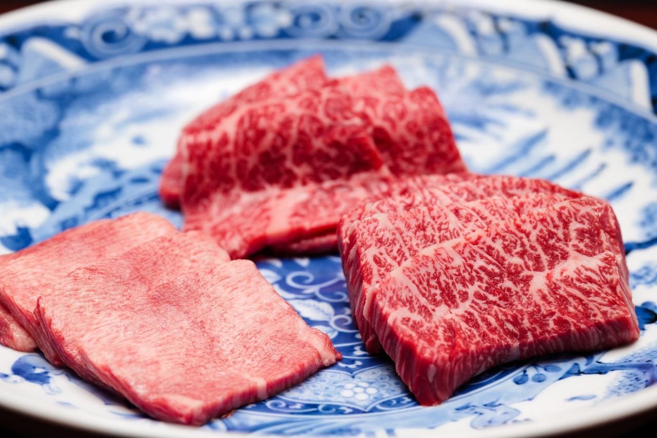 Private room guaranteed. The new “Commemorative Course for Winning the 2025 Ginza Chikamitsu Top 100 Yakiniku Restaurants” features “Selected Wagyu beef with crab and ikura yukke dog,” “Menchi katsu sandwich ~homemade sauce~,” as well as seven other carefully selected grilled dishes.