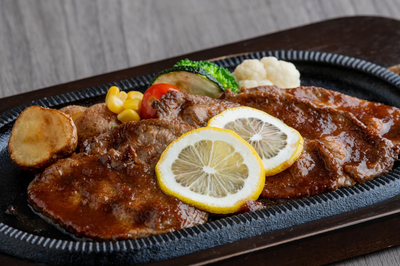 ～50thメモリアルスペシャルランチ～（肉の旨味を引き立てる、シェフ特製レモンステーキ）