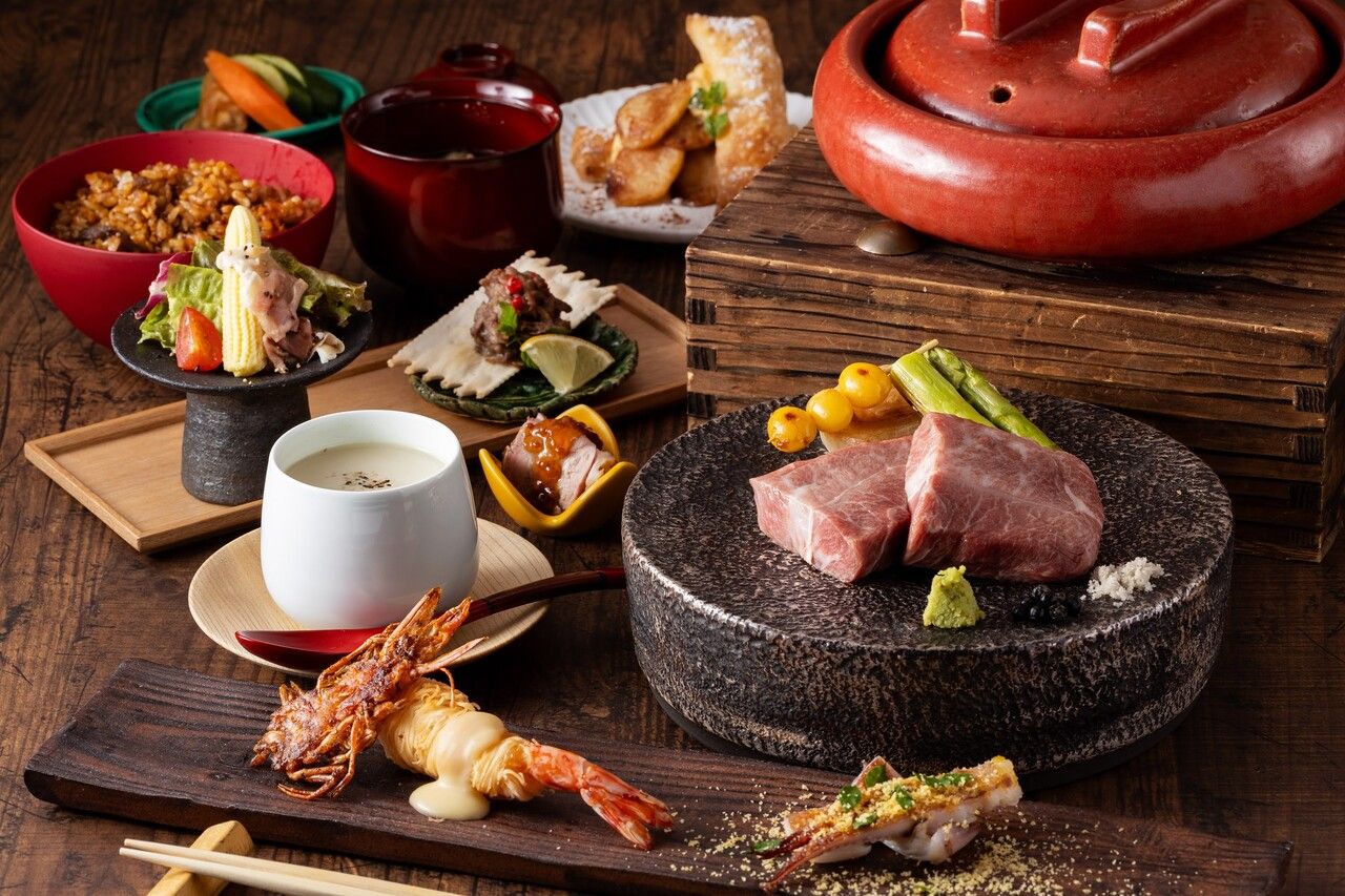[Lunch] Miyazaki black-haired Wagyu ribeye, lean steak, and seafood set