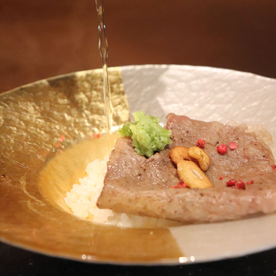 Weekday lunch only・Kobe Beef Seared Thin Sliced Beef Rice Bowl, Lean Cut