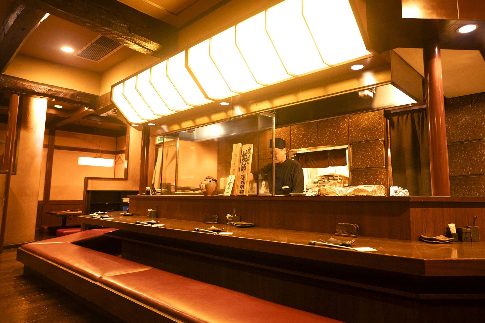 宮崎地鶏炭火焼 車 江坂店 - Restaurant Guide - TableCheck