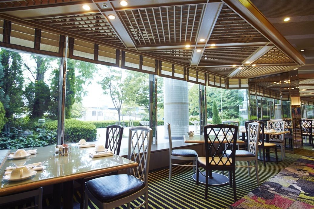 大阪淀屋橋　尚美本造　SILVER-F　三重盃　花月台付 Satsuki Lounge - Hotel New Otani Osaka - Restaurant Guide - TableCheck